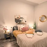 Residenza Santa Anastasia Spacious Flat