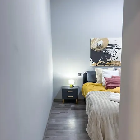 Residenza Santa Anastasia Spacious Flat Apartment