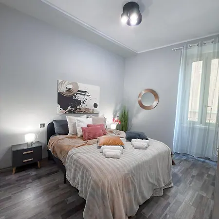 Apartment Residenza Santa Anastasia Spacious Flat *