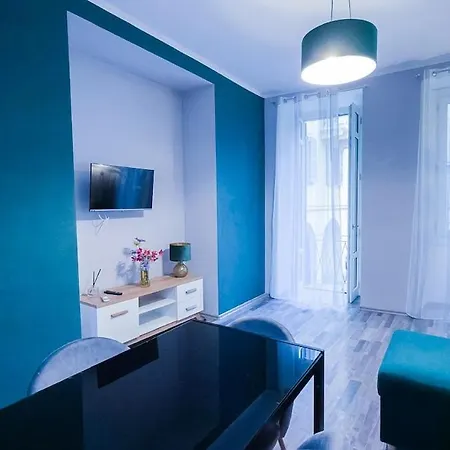 Apartment Residenza Santa Anastasia Spacious Flat *