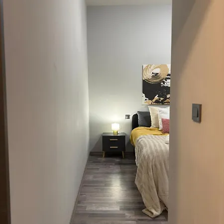 Residenza Santa Anastasia Spacious Flat *