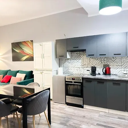 Residenza Santa Anastasia Spacious Flat