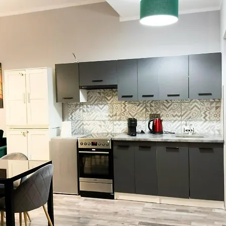 Residenza Santa Anastasia Spacious Flat *