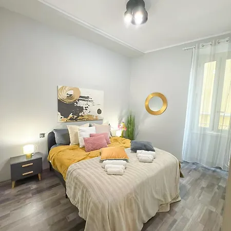 Residenza Santa Anastasia Spacious Flat