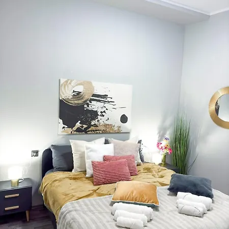 Residenza Santa Anastasia Spacious Flat