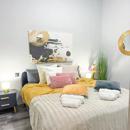 Residenza Santa Anastasia Spacious Flat Apartment *