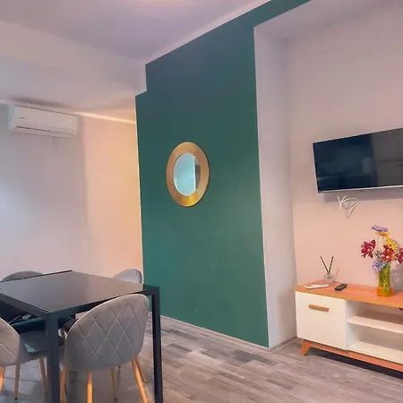 Residenza Santa Anastasia Spacious Flat Apartment