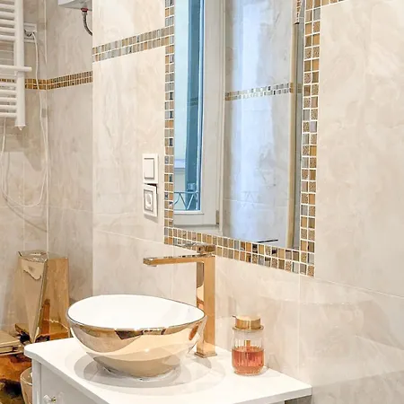 Residenza Santa Anastasia Spacious Flat Apartment